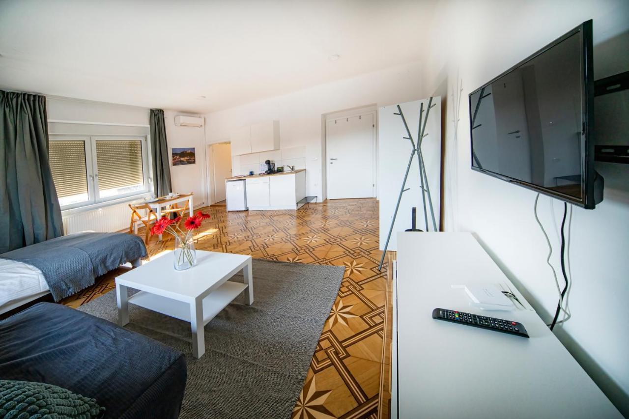 P & B Apartment 卢布尔雅那 外观 照片